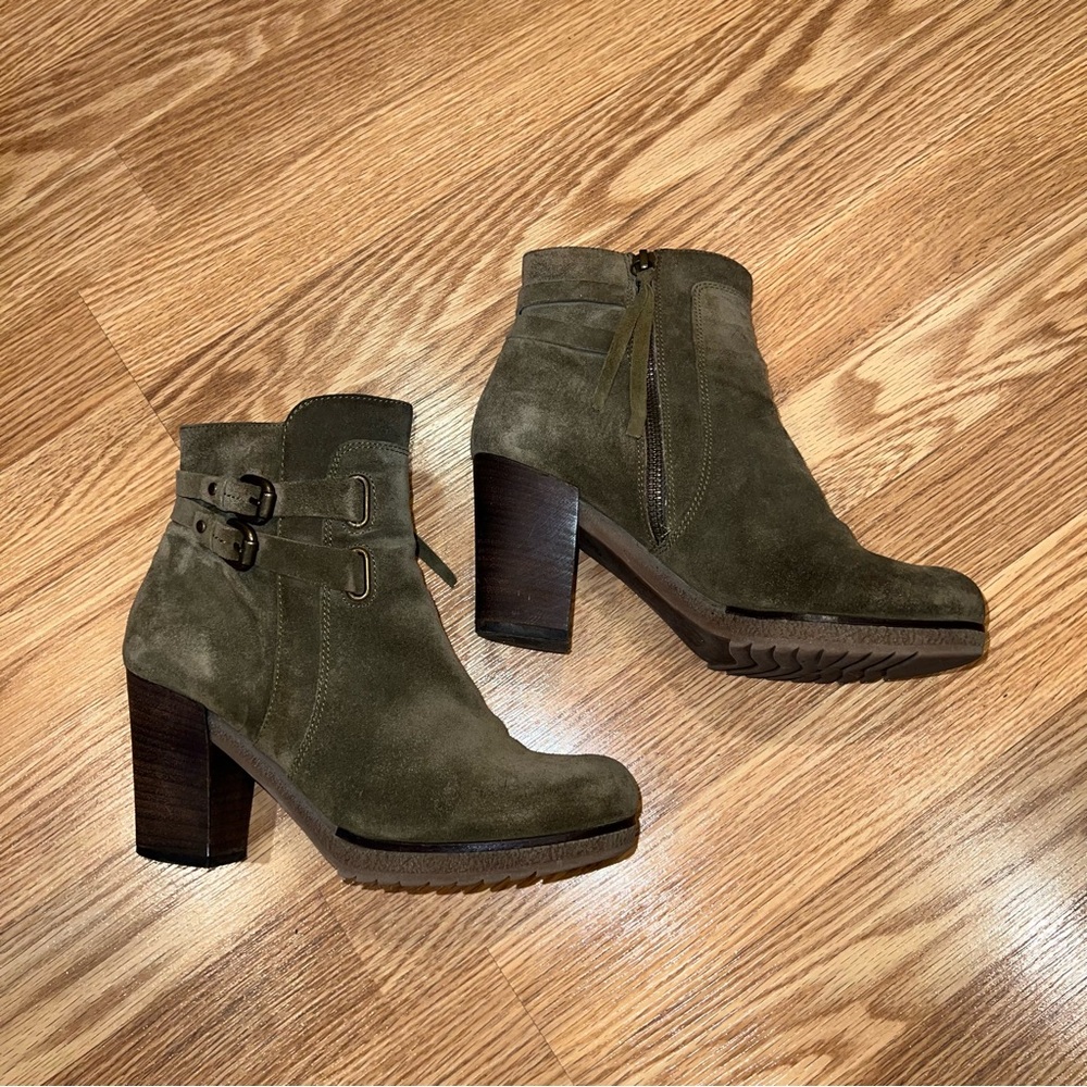 Anthropologie Holding Horses Olive green suede ankle boots sz 37